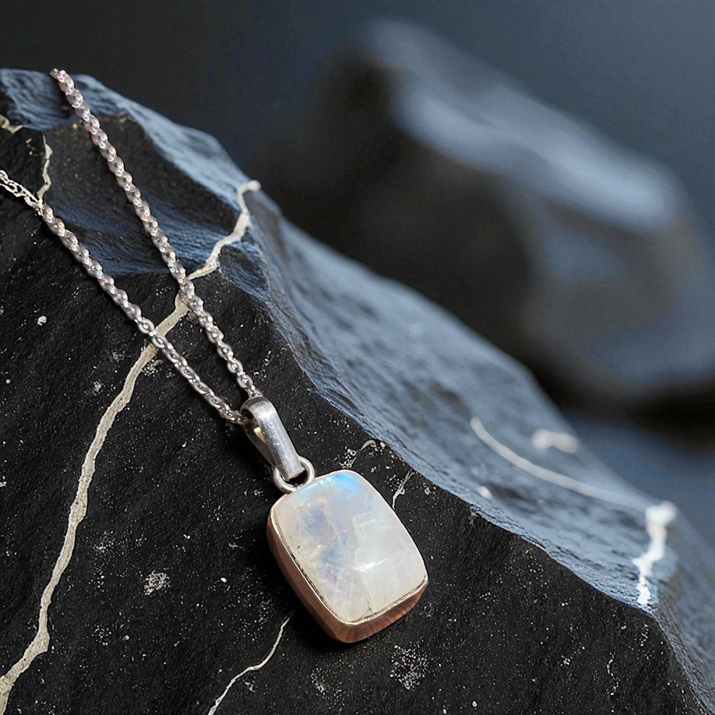 Collar con Piedra Luna Natural en Plata 925