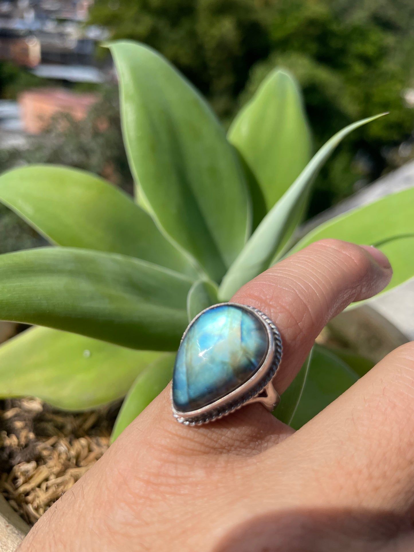 Anillo con Labradorita en Plata