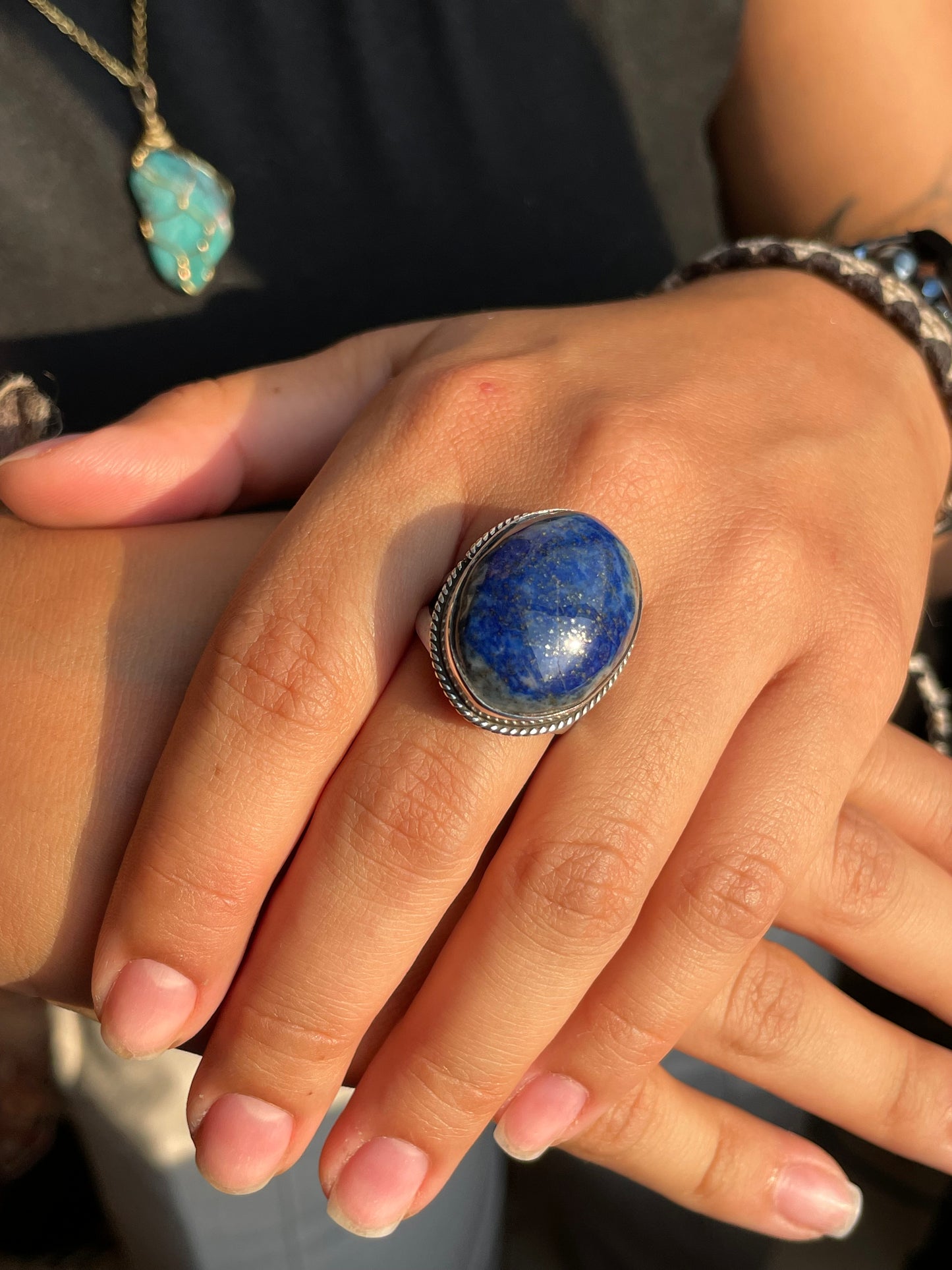 Anillo con lapis Lazuli