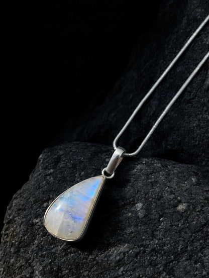 Collar con Piedra Luna en plata