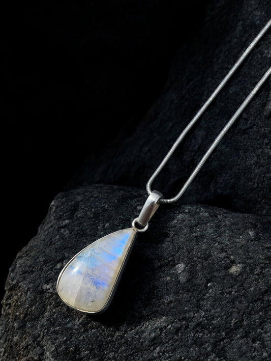 Collar con Piedra Luna en plata