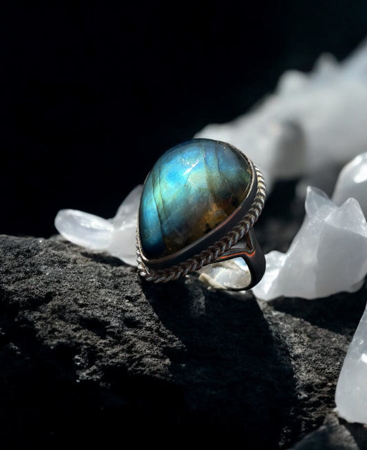 Anillo con Labradorita en Plata