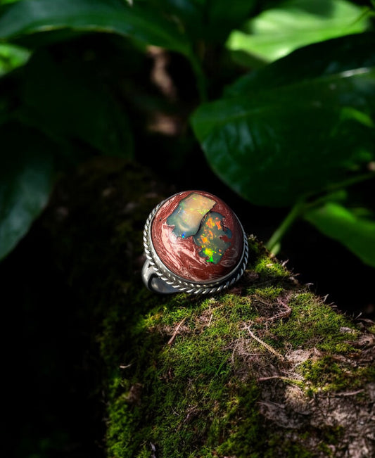 Anillo con Ópalo de Fuego en Matriz