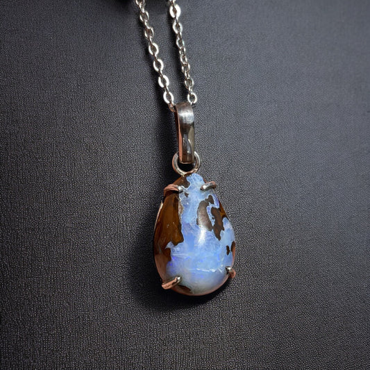 Dije con Ópalo Boulder, Piedra Natural, Agarre en Plata 925