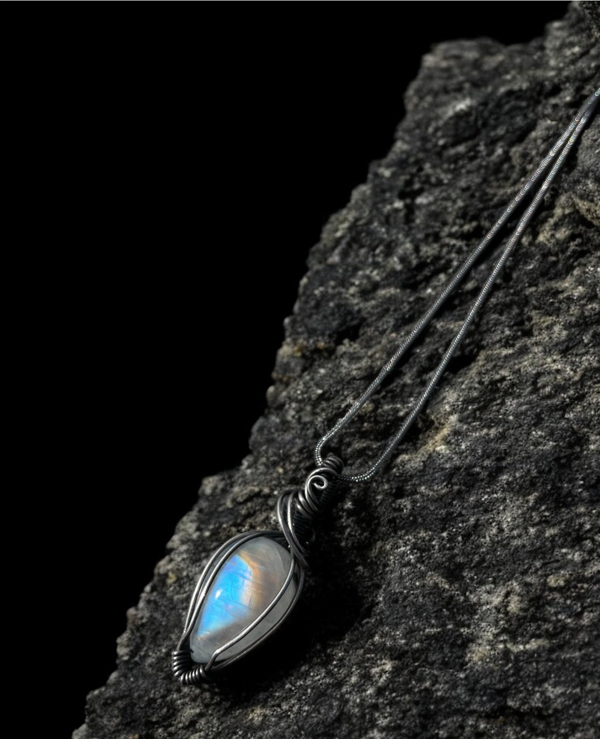 Collar con Piedra Luna en Plata