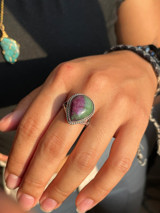 Anillo con Rubí Zoisita en plata