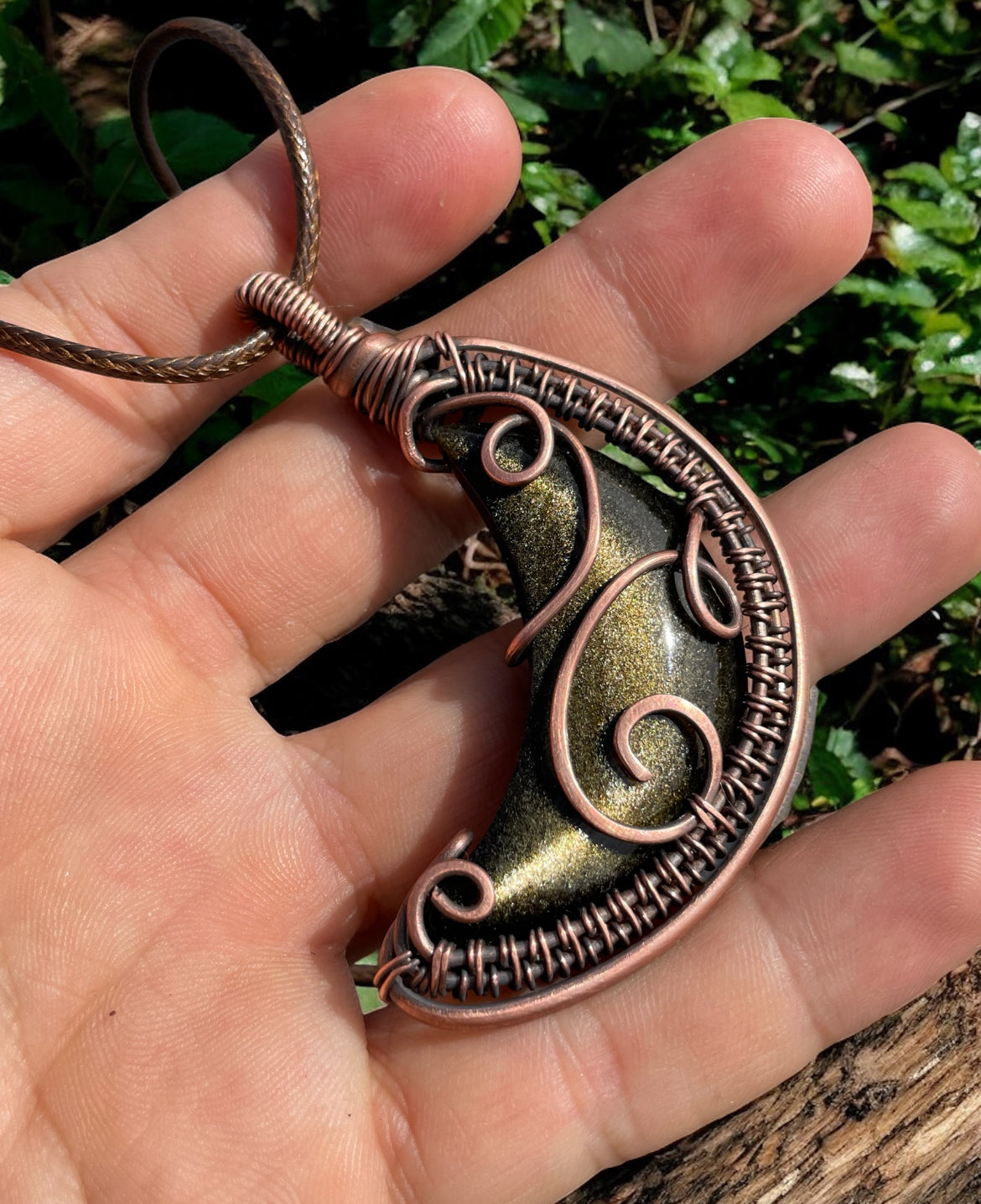 Collar de Luna de Obsidiana dorada en Cobre