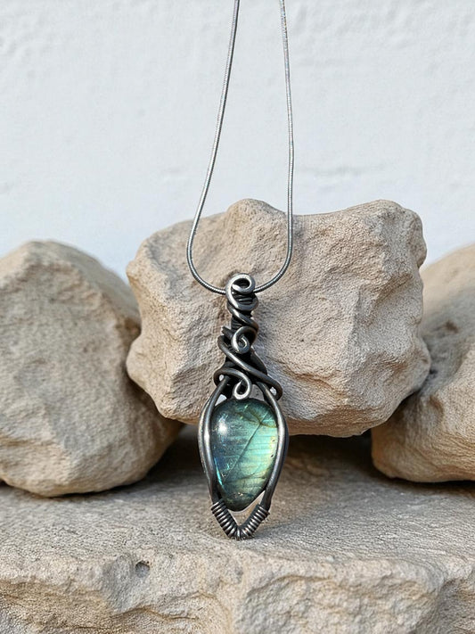 Collar Pequeño con Labradorita en Plata