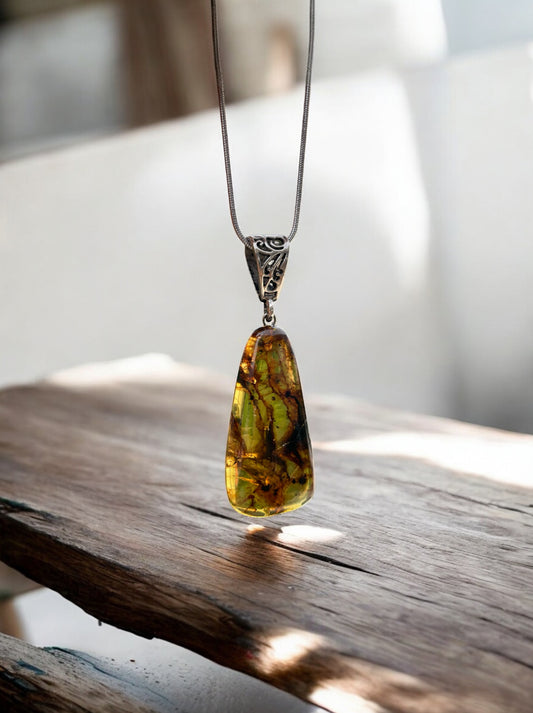 Collar con Ámbar natural