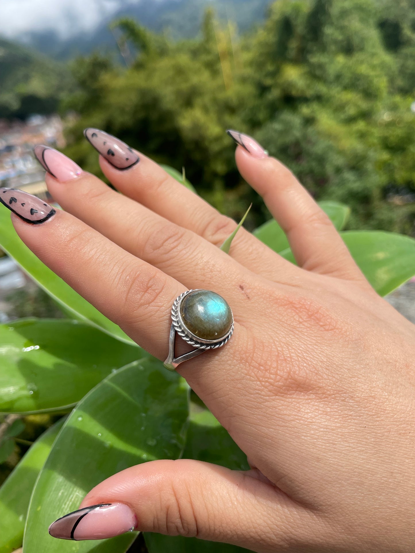 Anillo con Labradorita en plata