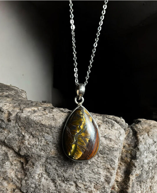 Collar con Ojo de Tigre en Plata