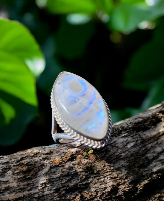 Anillo con Piedra Luna en Plata