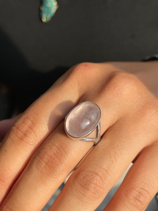 Anillo con Cuarzo Rosa en plata