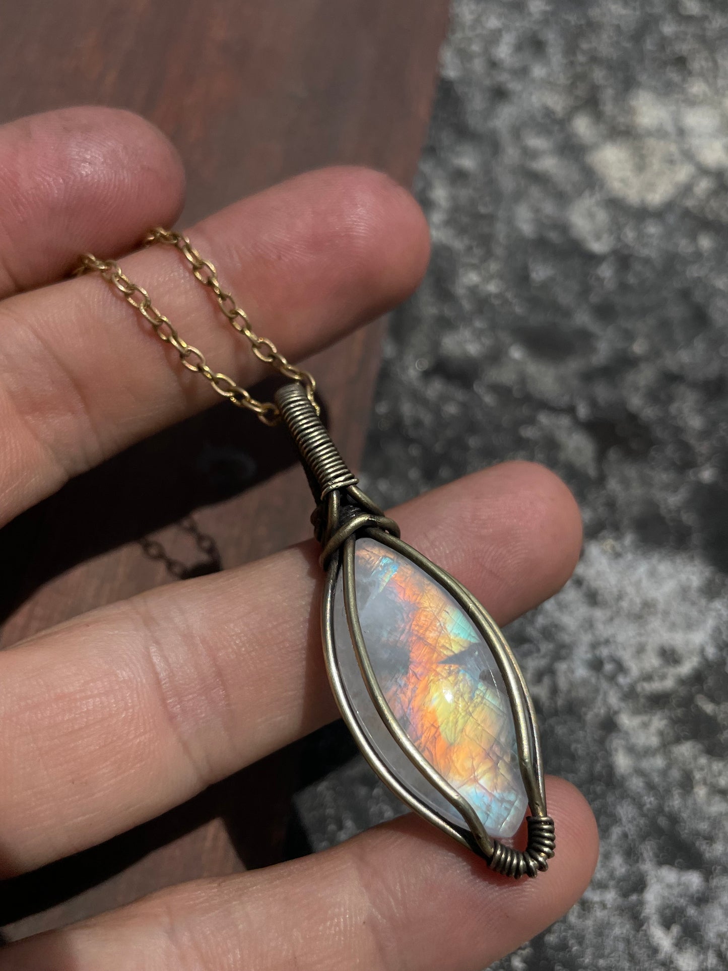 Collar con Piedra Luna
