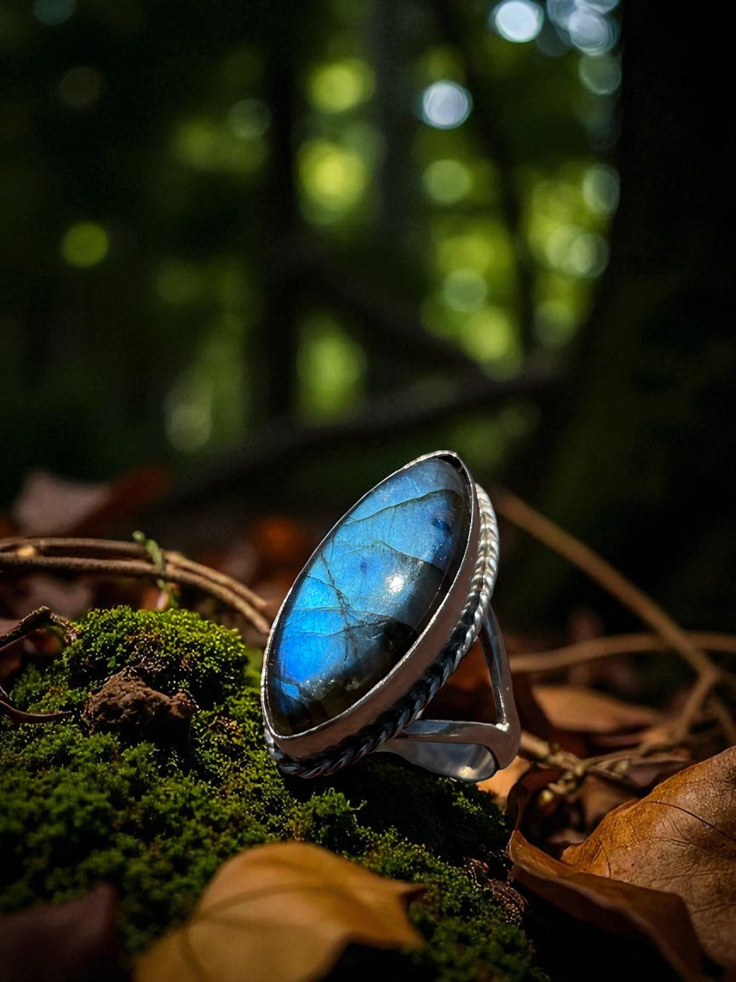 Anillo en Plata con Labradorita