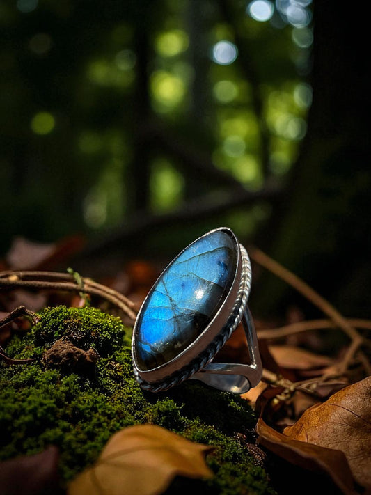 Anillo en Plata con Labradorita