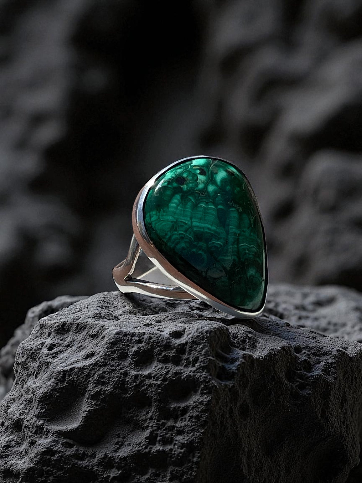 Anillo en Plata con Malaquita