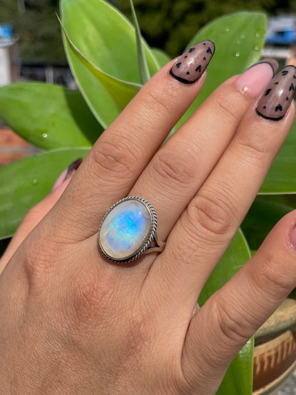Anillo con Piedra Luna en Plata