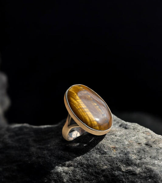 Anillo con Ojo de Tigre en Plata