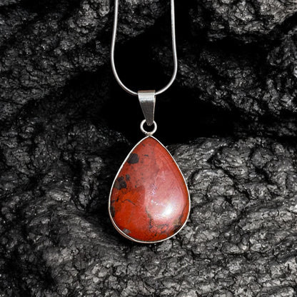 Collar con Jasper Rojo, Engaste en Plata 925