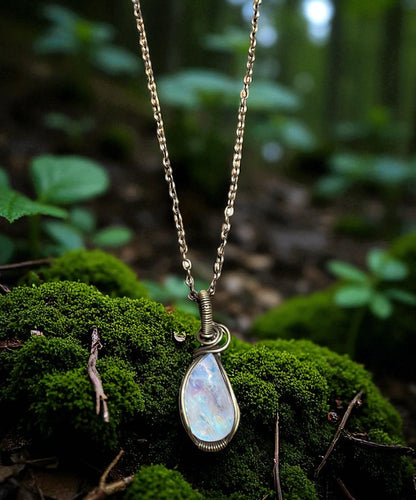 Collar con Piedra Luna