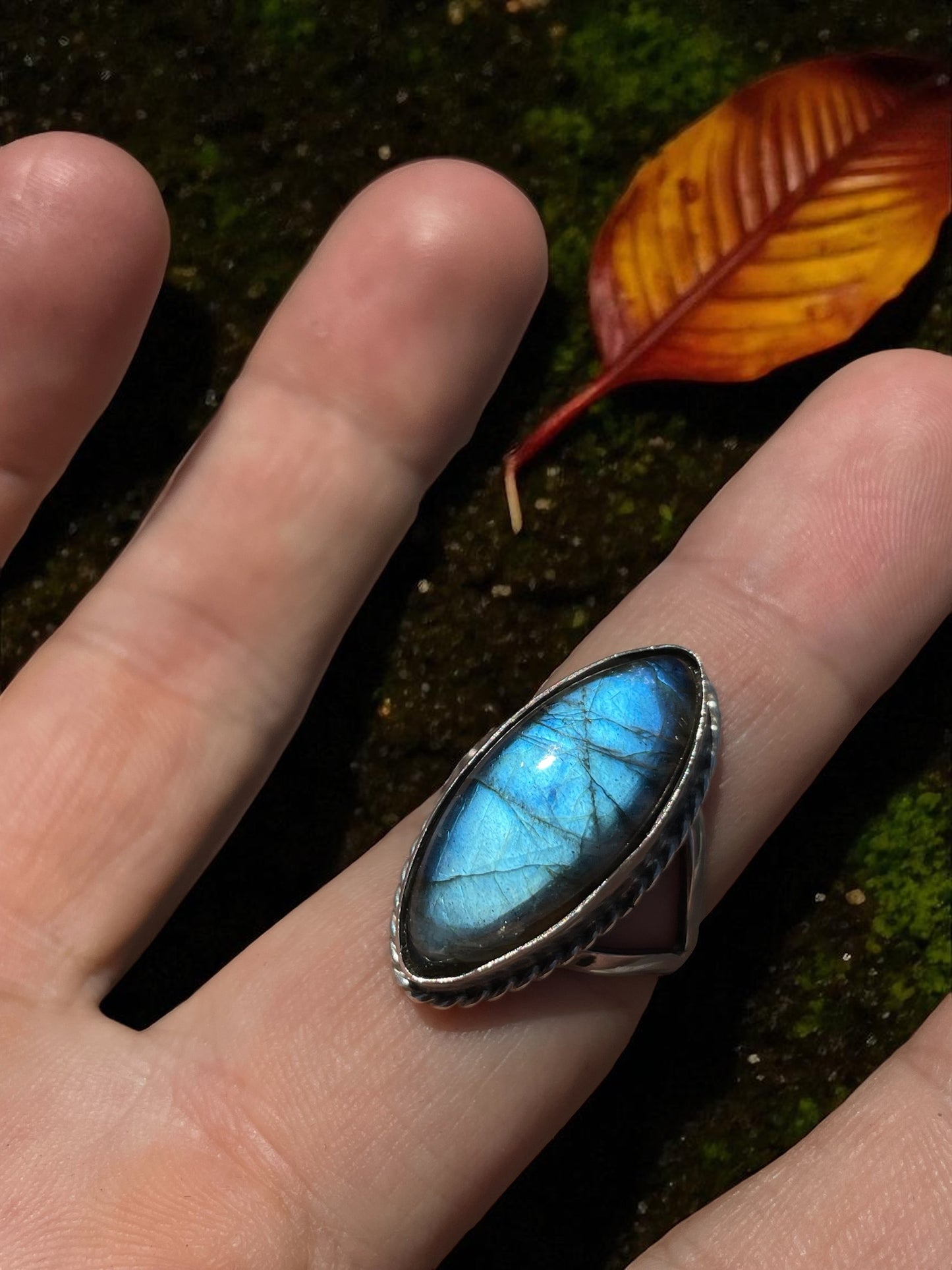 Anillo en Plata con Labradorita