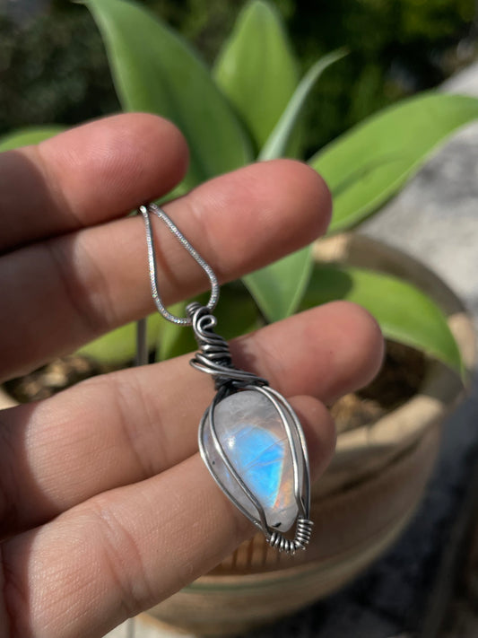 Collar con Piedra Luna en Plata