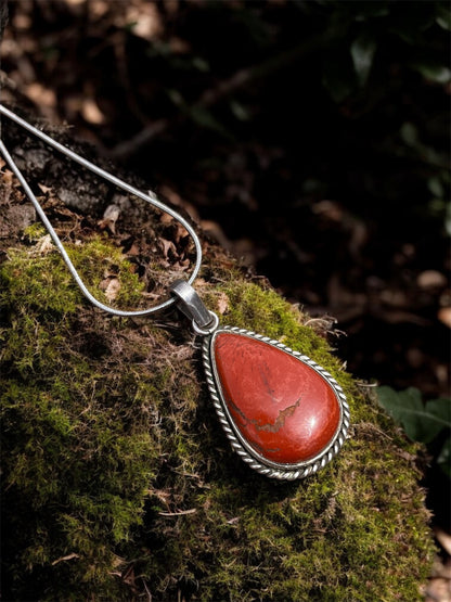 Collar con Jaspe rojo en plata