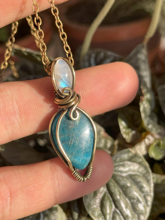 Collar con Piedra Apatito Azul y Piedra Luna